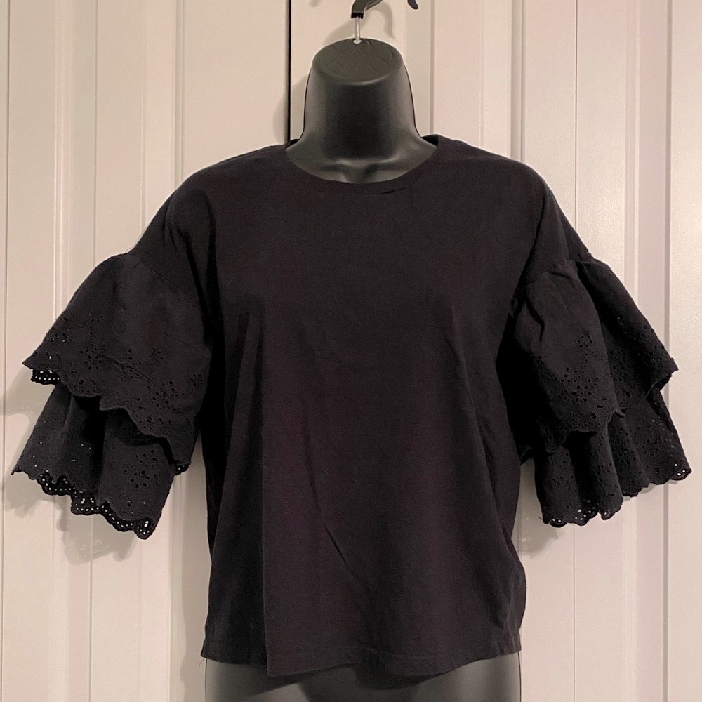 TOPSHOP Black Tee with Puffy Eyelit Sleeves, Size 2